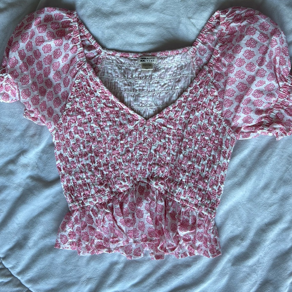 Billabong pink floral top with ruffle sleeves size SMALL